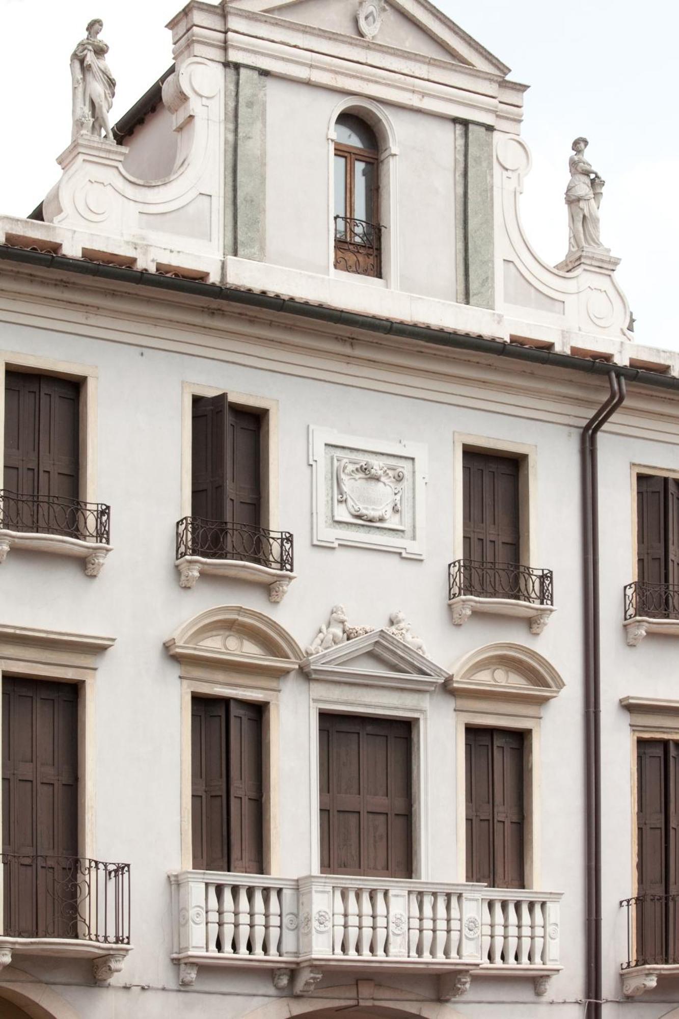 Hotel Casa Del Pellegrino Padova Exterior photo