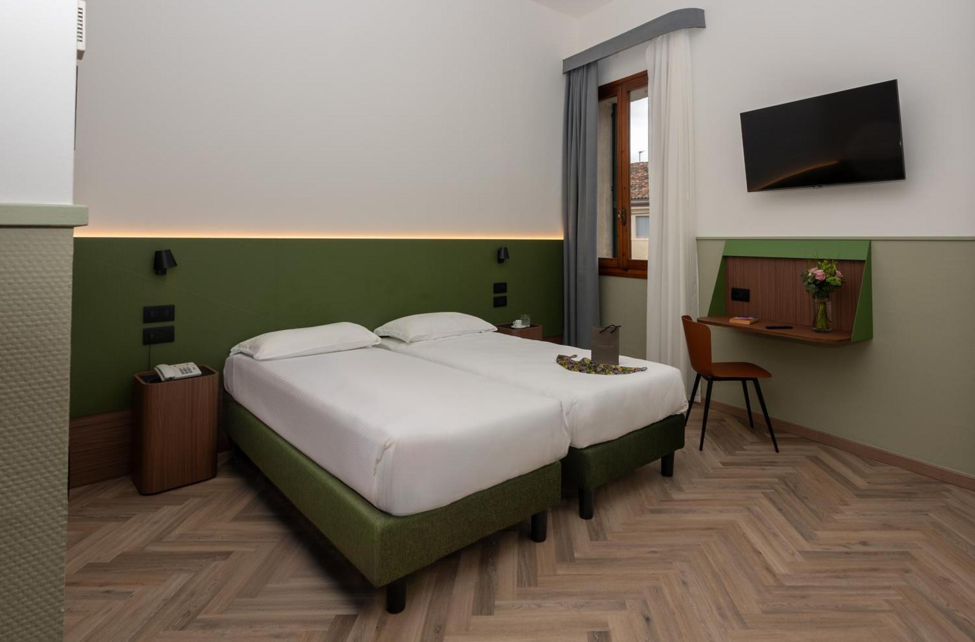 Hotel Casa Del Pellegrino Padova Exterior photo