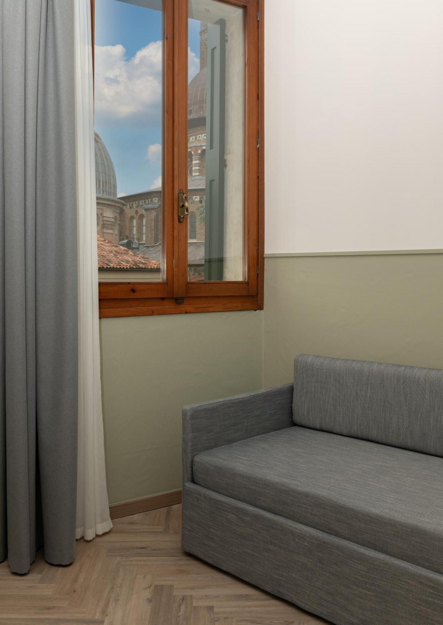 Hotel Casa Del Pellegrino Padova Exterior photo