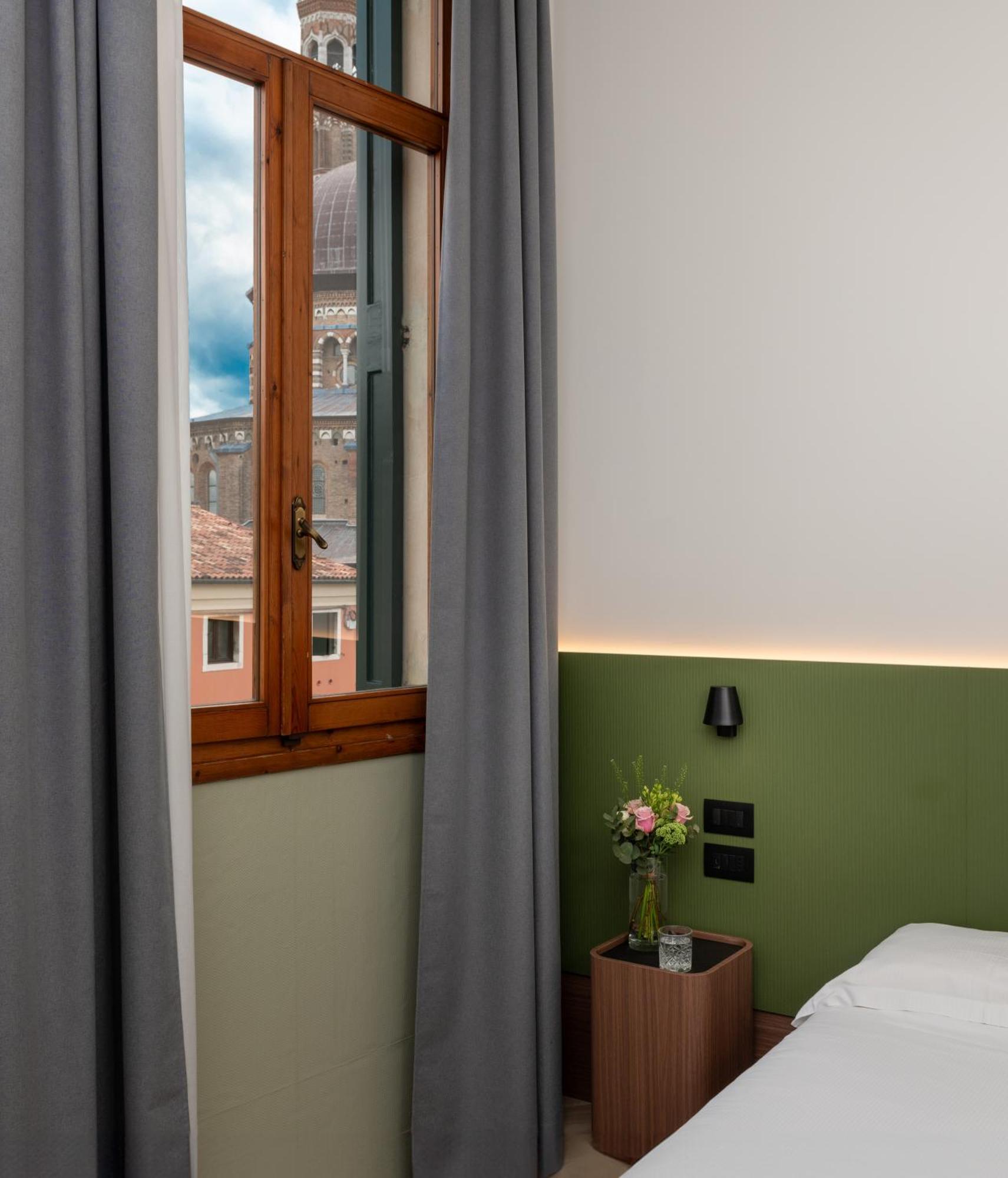 Hotel Casa Del Pellegrino Padova Exterior photo