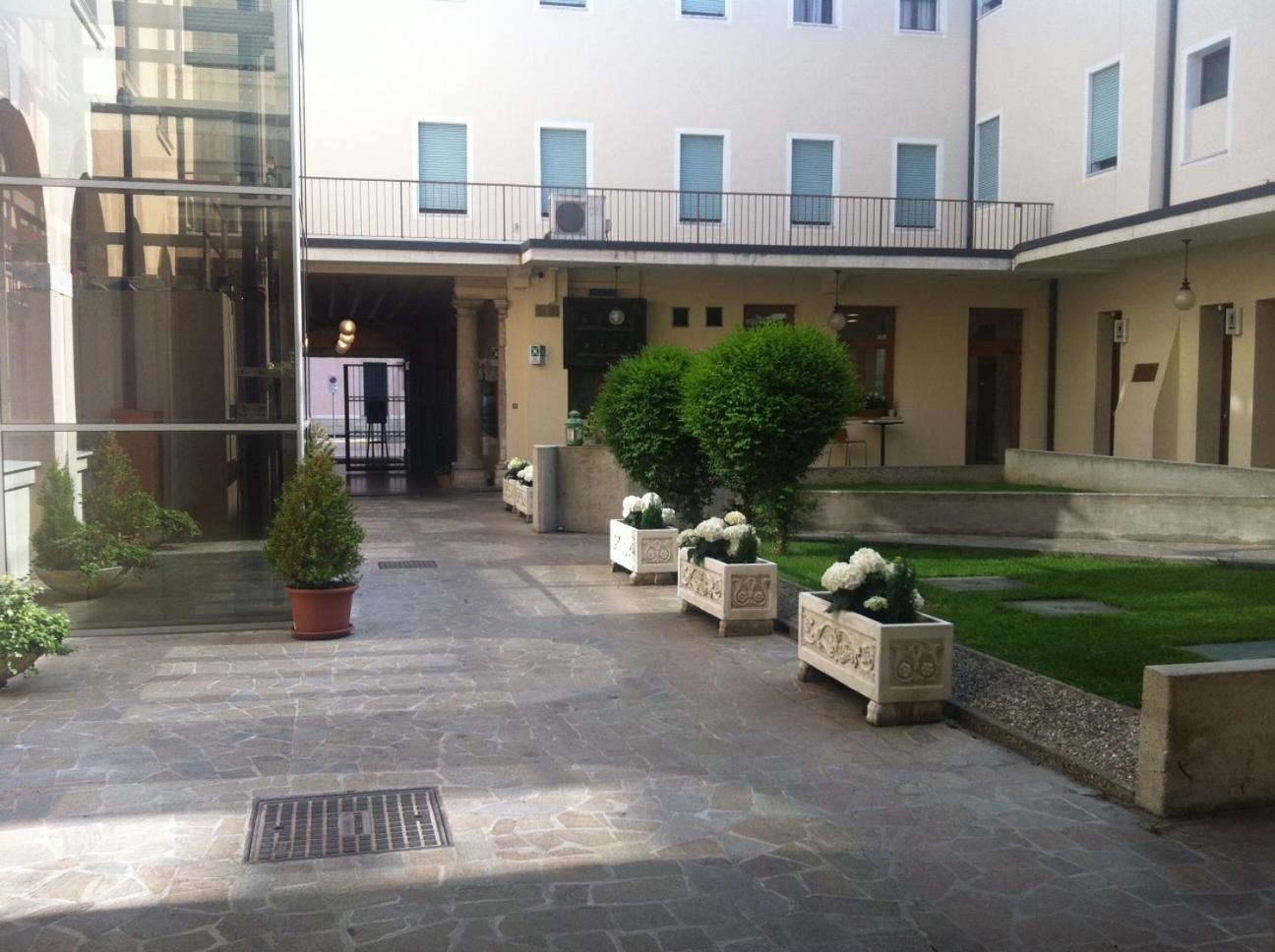 Hotel Casa Del Pellegrino Padova Exterior photo